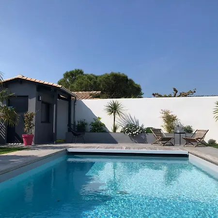 Maison M, Privée Accès Jardin Piscine Et Jacuzzi Près De Bed and breakfast La Rochelle (Charente-Maritime)