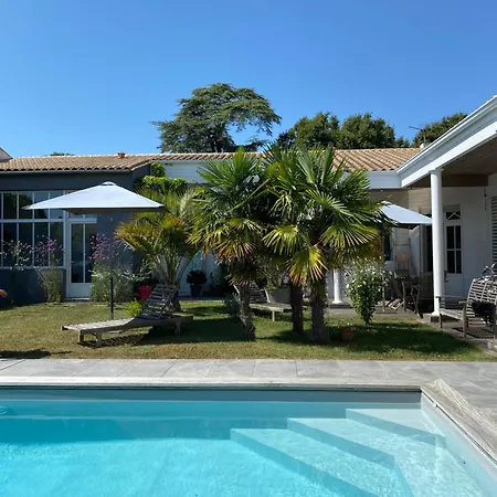 Maison M, Privée Accès Jardin Piscine Et Jacuzzi Près De 3* La Rochelle (Charente-Maritime)