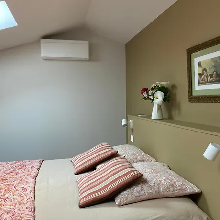 Maison M, Privee Acces Jardin Piscine Et Jacuzzi Pres De Bed & Breakfast 3*