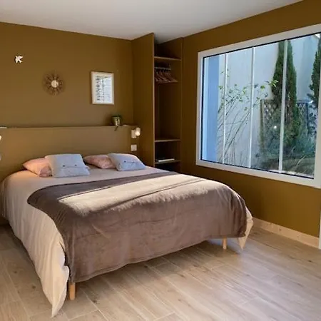 לינה וארוחת בוקר Maison M, Privee Acces Jardin Piscine Et Jacuzzi Pres De 3*