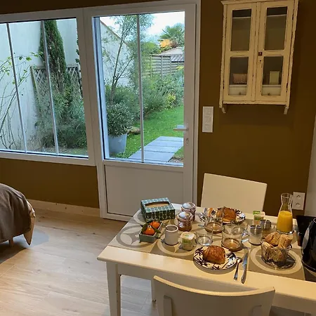 Maison M, Privee Acces Jardin Piscine Et Jacuzzi Pres De לינה וארוחת בוקר לה רושל